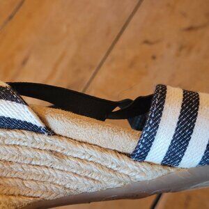 Aerosoles low-heel wedge sandal